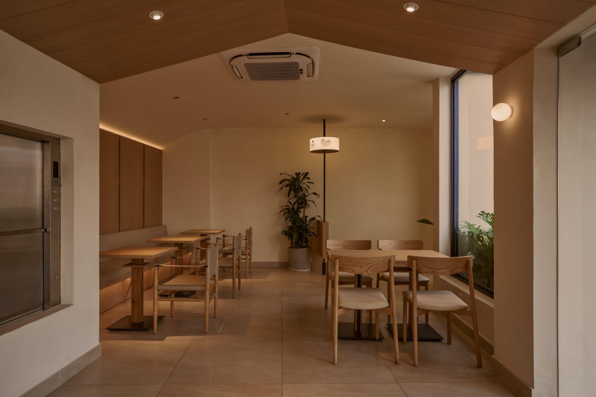 pema-patisserie-tai-cau-truc-nha-pho-goc-duong-thanh-khong-gian-banh-ca-phe-duong-dai-delicate-decor-vietnam_14.jpg